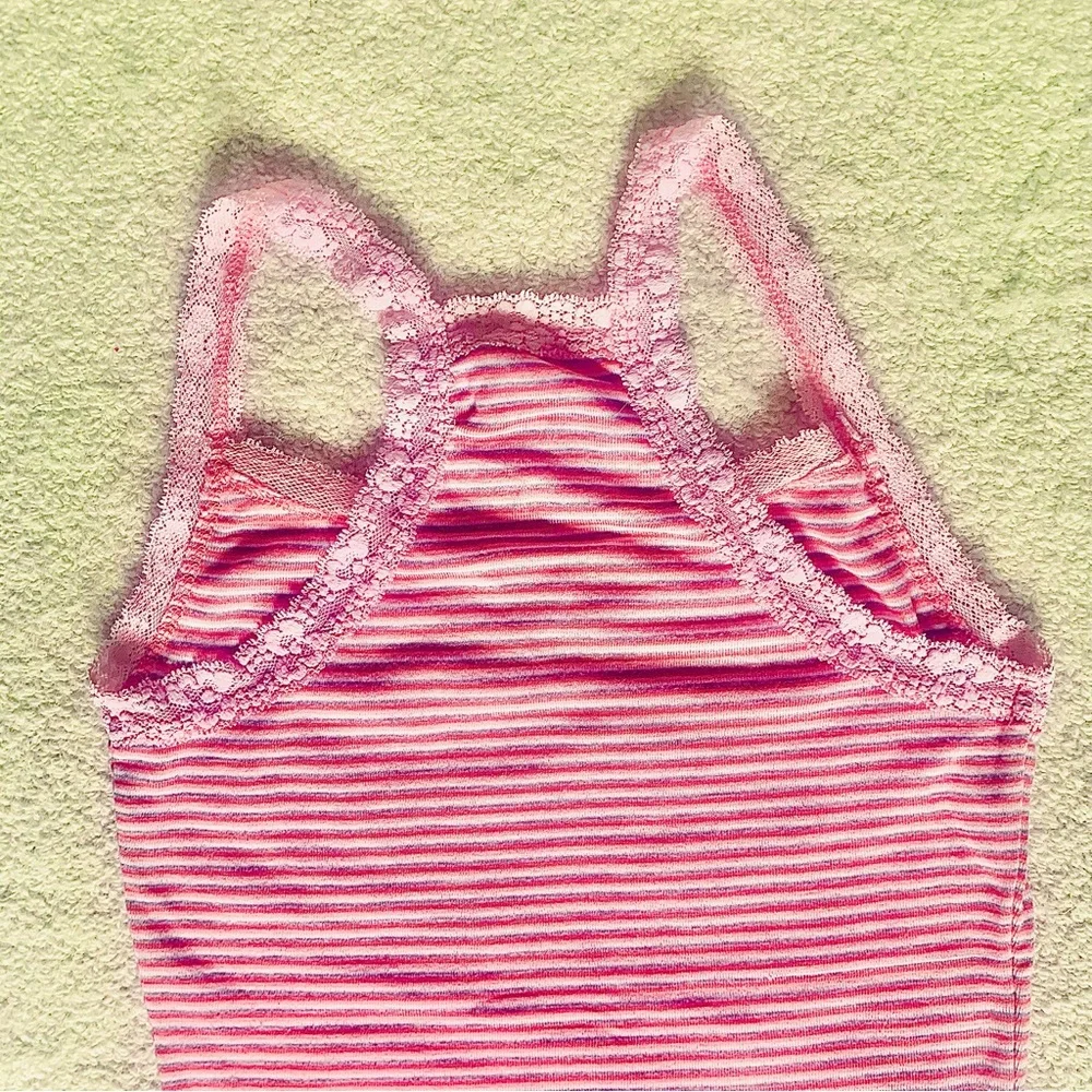 GUESS JEANS Lacey Straps & Trim. Tank is Pink/Peach/White Stripes (Small) *NEW🩷*